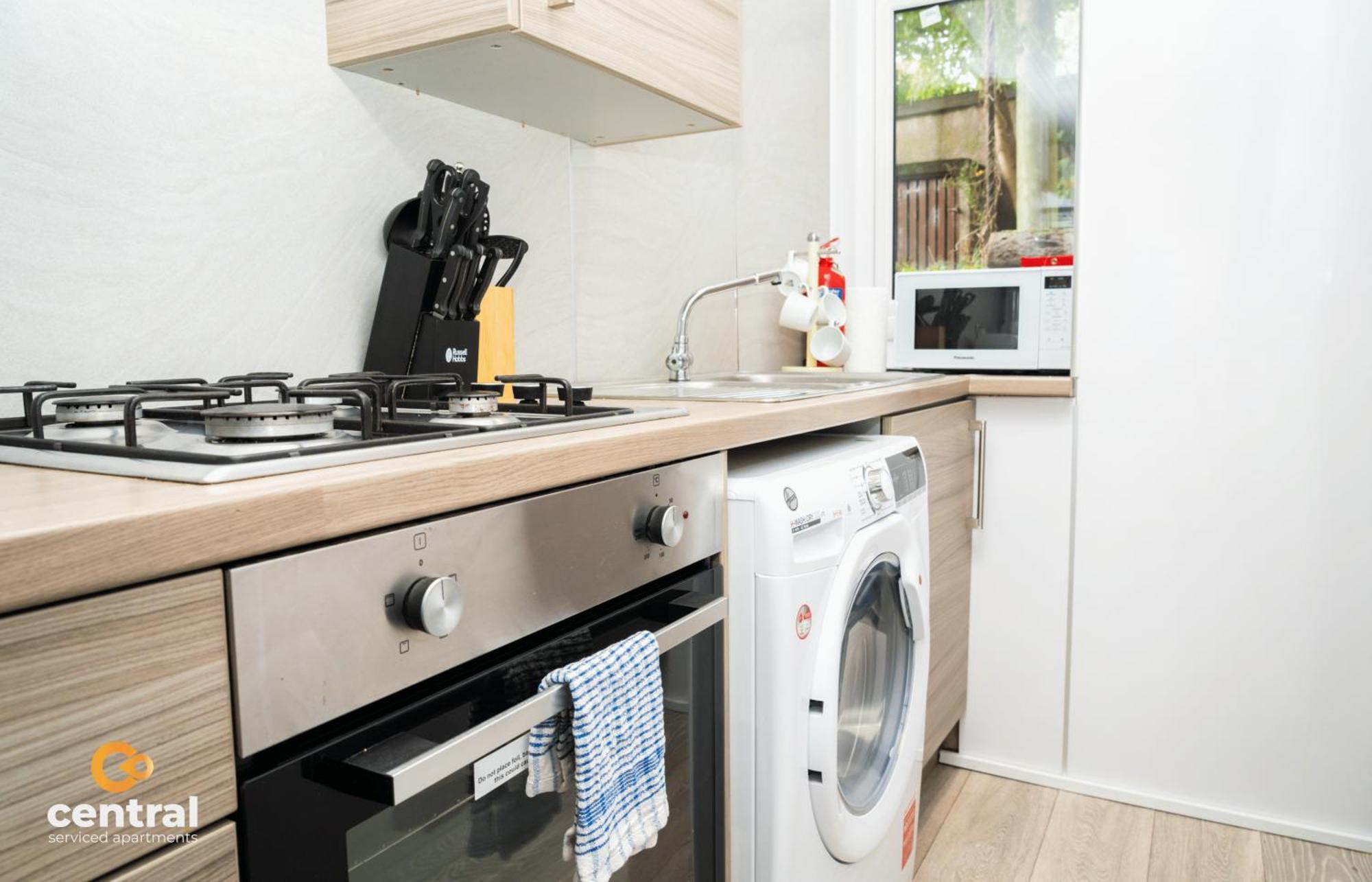 Central Serviced Apartments - 2 Bedroom - Ground Floor - Monthly & Weekly Bookings Welcome - Free Street Parking - 2 Double Beds - Wifi - Smart Tvs In Rooms - Fully Equipped - Heating 24-7 - Contractor & Short Stay Favourite Dundee Exteriér fotografie