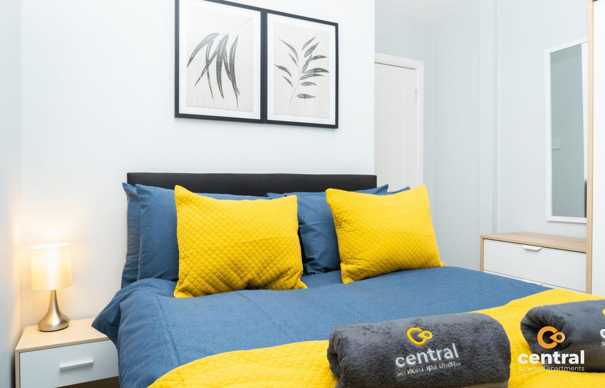 Central Serviced Apartments - 2 Bedroom - Ground Floor - Monthly & Weekly Bookings Welcome - Free Street Parking - 2 Double Beds - Wifi - Smart Tvs In Rooms - Fully Equipped - Heating 24-7 - Contractor & Short Stay Favourite Dundee Exteriér fotografie