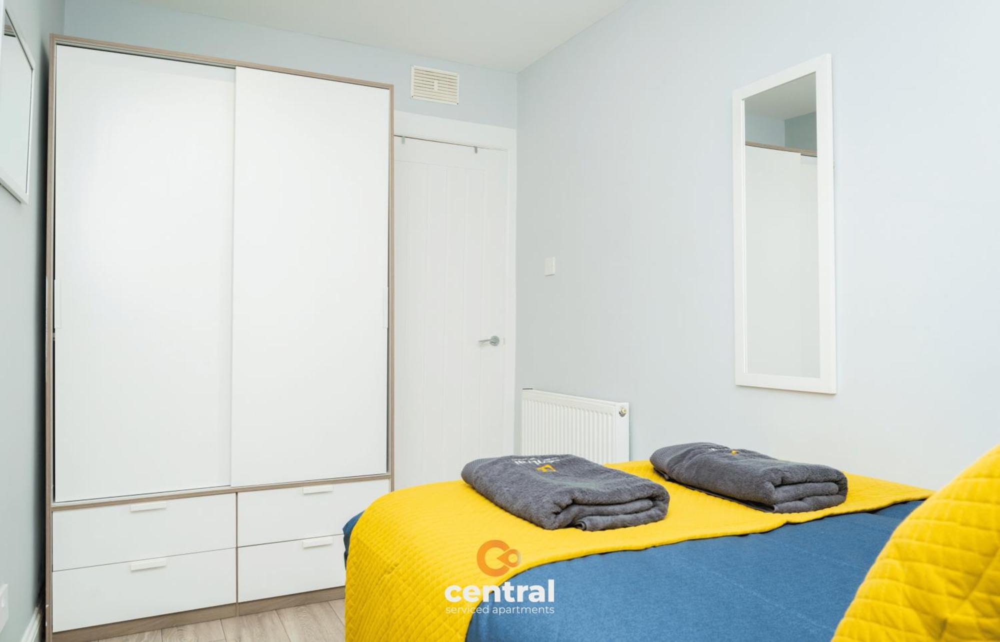 Central Serviced Apartments - 2 Bedroom - Ground Floor - Monthly & Weekly Bookings Welcome - Free Street Parking - 2 Double Beds - Wifi - Smart Tvs In Rooms - Fully Equipped - Heating 24-7 - Contractor & Short Stay Favourite Dundee Exteriér fotografie