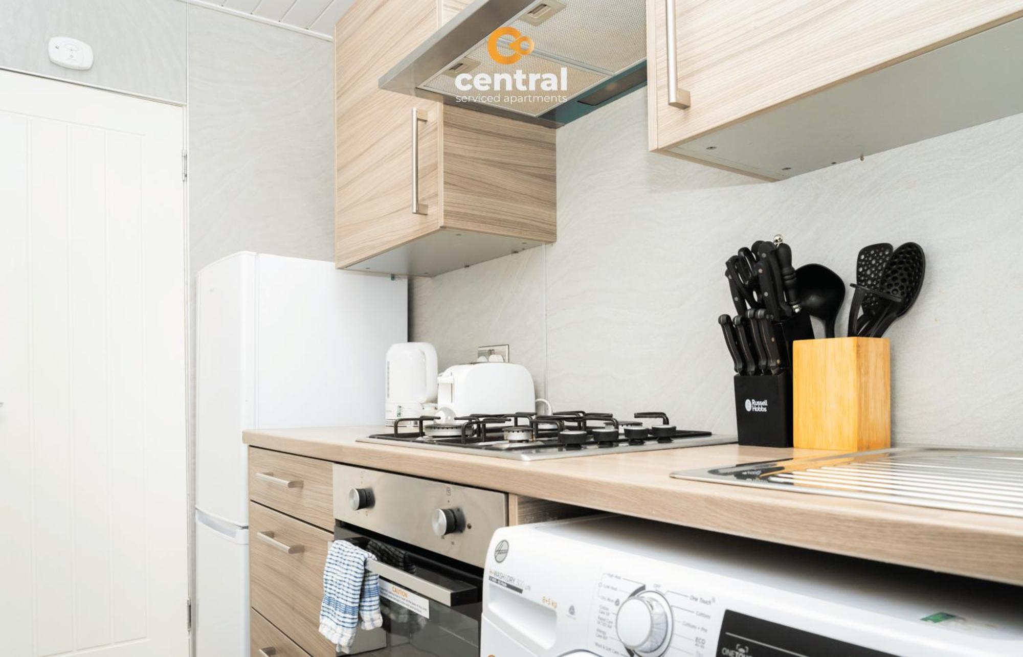 Central Serviced Apartments - 2 Bedroom - Ground Floor - Monthly & Weekly Bookings Welcome - Free Street Parking - 2 Double Beds - Wifi - Smart Tvs In Rooms - Fully Equipped - Heating 24-7 - Contractor & Short Stay Favourite Dundee Exteriér fotografie